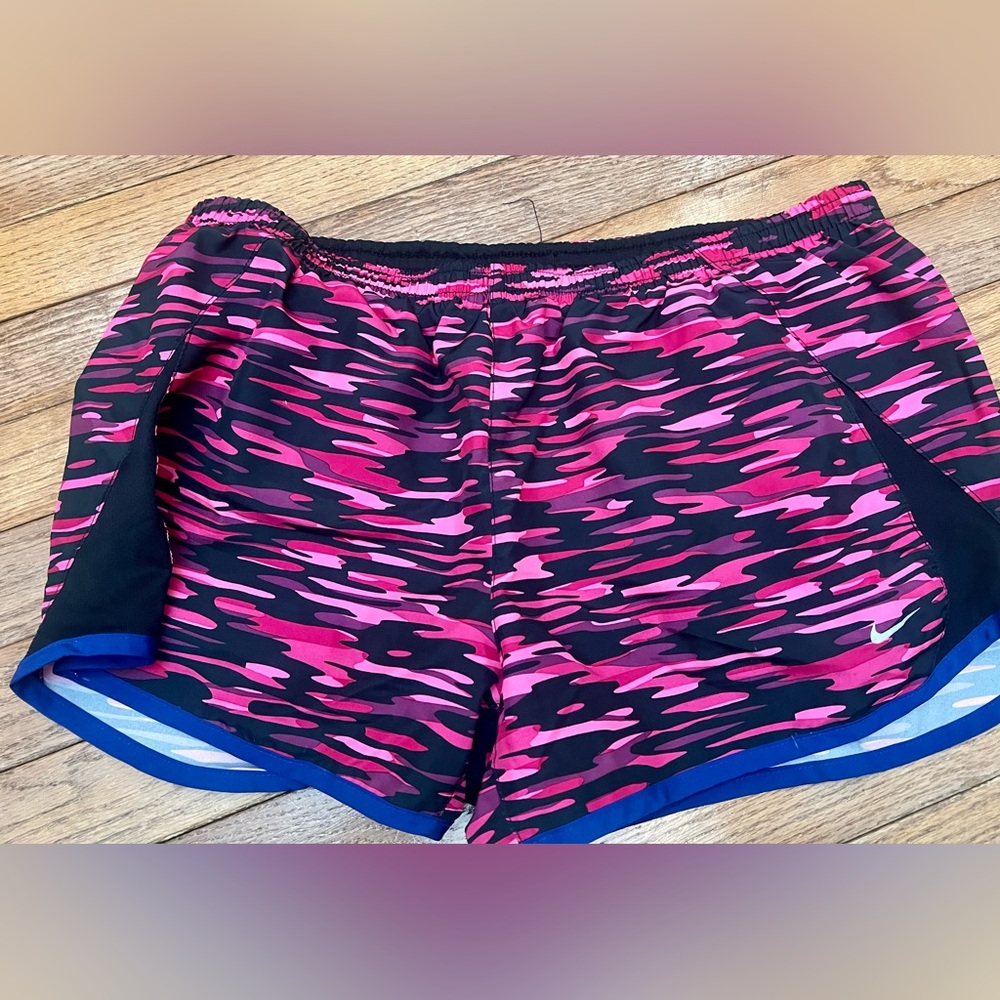 Nike Women’s Tempo Dri-FIT Mid-Rise 3-in. Running Shorts L Large